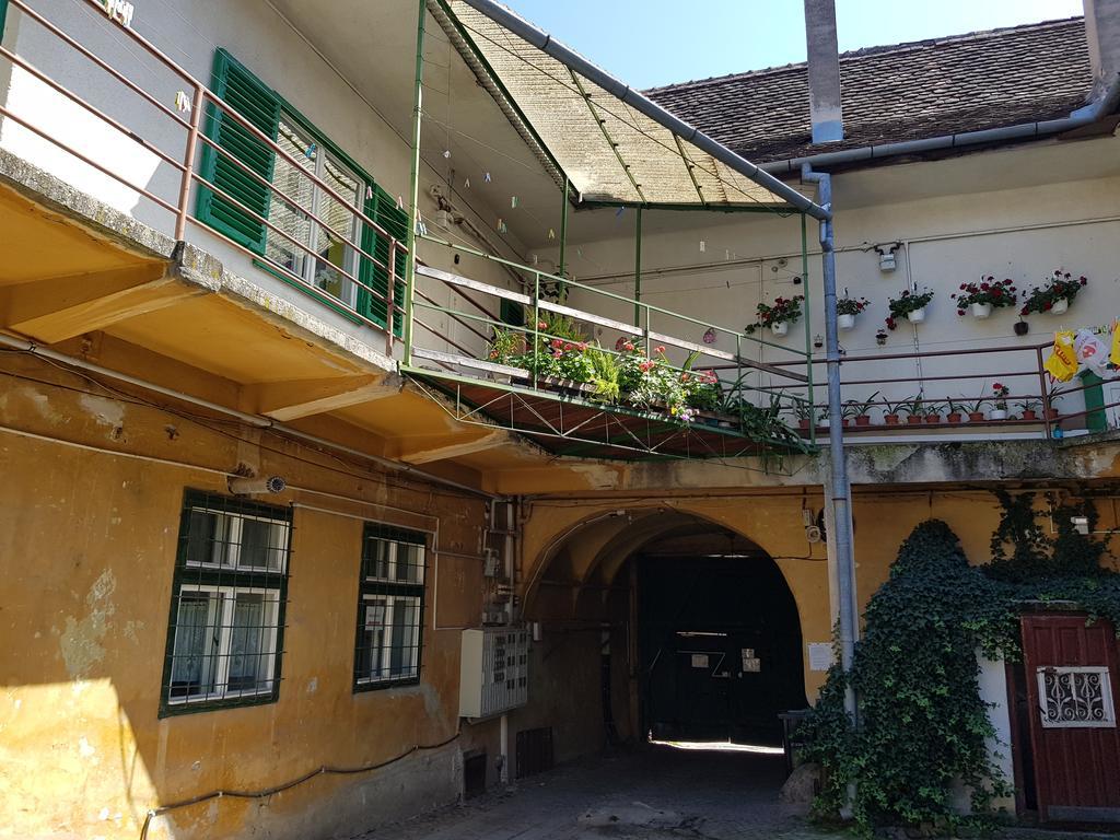 Luk Old Town Apartment Sibiu Eksteriør billede